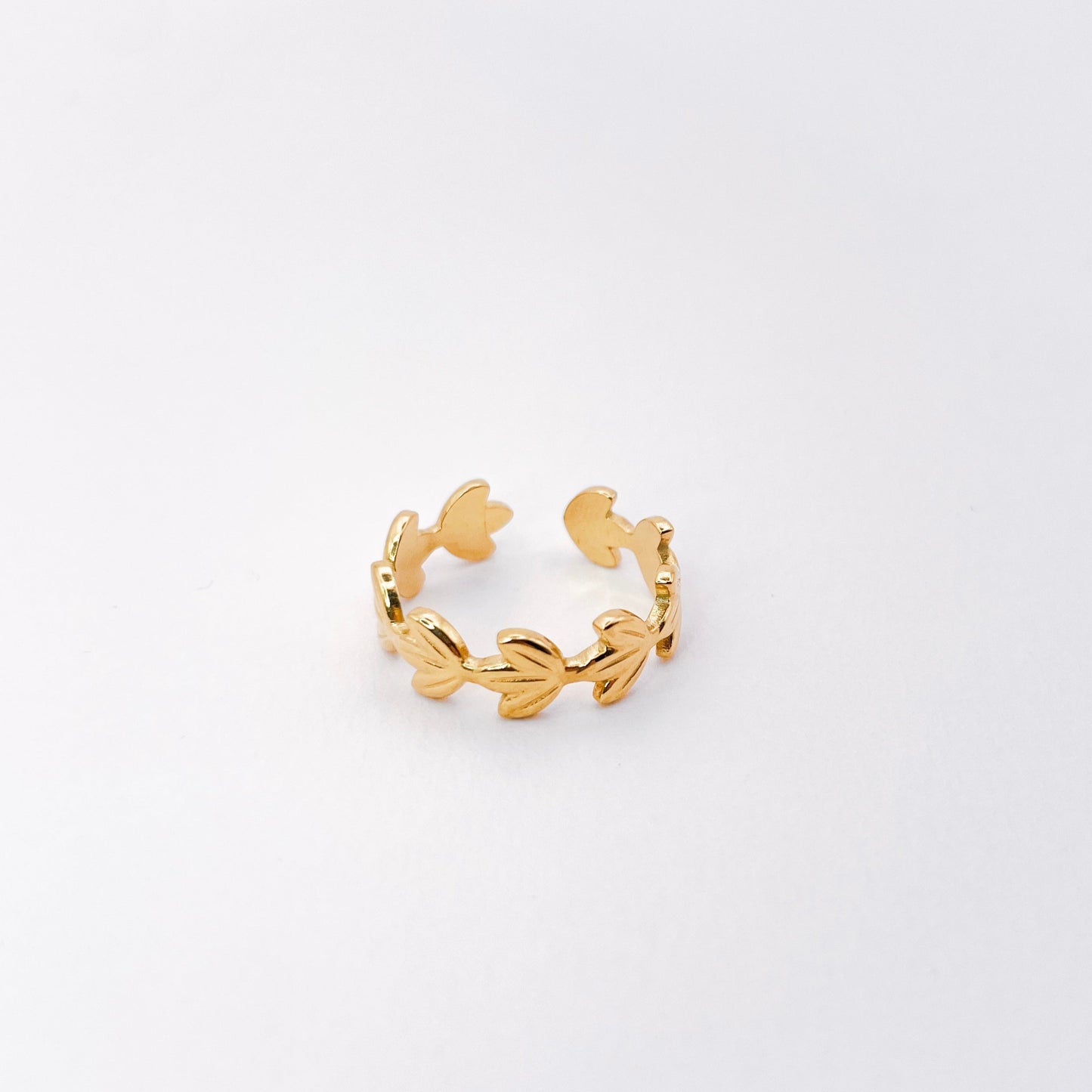 bague dorée à détails feuilles en acier inoxydable, ajustable au doigt. bijoux tendance de qualité