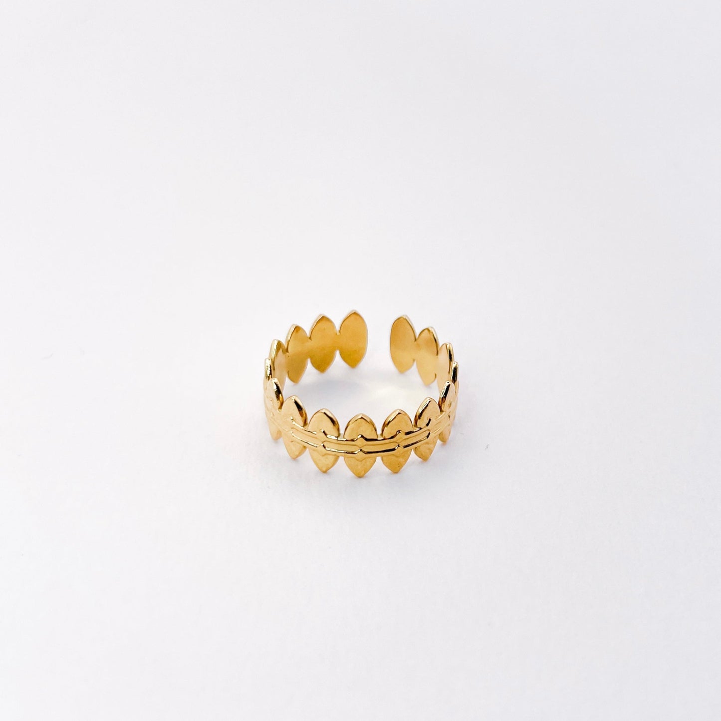 bague festonnée dorée, acier inoxydable. style bohème et tendance