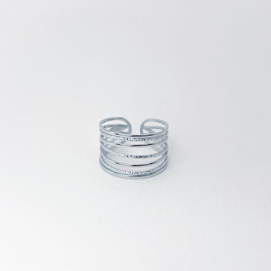 bague multirangs argentée en acier inoxydable. taille ajustable. bijoux fantaisie tendance de qualité